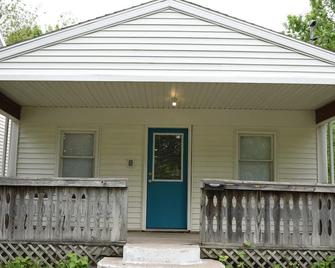 Cozy 2 Bedroom House - Adrian