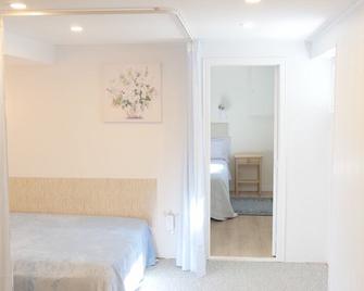 Applewood Gardens Apartment - Mississauga - Bedroom