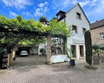 Design Apartment im alten Schloss Deidesheim - Deidesheim - Gebäude