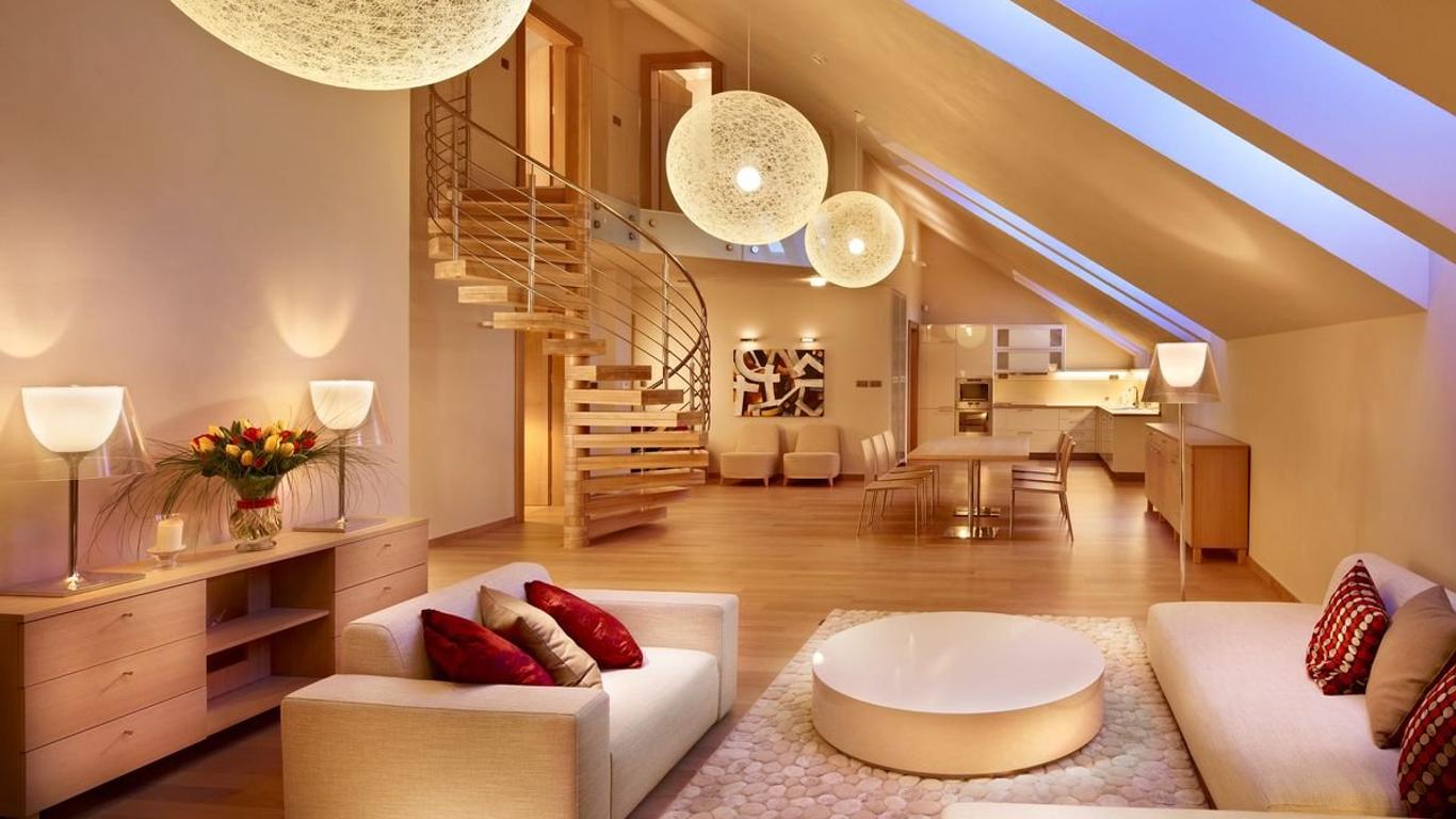 Roset Hotel & Residence