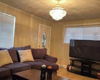 Wonderful 2-bedroom house with central AC in vibrant New Orleans - New Orleans - Oturma odası