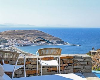 Luxurious Villa Luna with a swimming pool and a fantastic sea and sunset view - Ιουλίδα - Μπαλκόνι