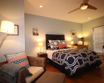 Peaceful Oasis in Top Chicago Neighborhood. Low Traffic, Pristine Cleanliness. - Chicago