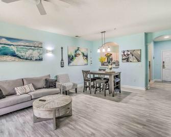 Condo at Barefoot Golf Resort with Shuttle to Beach! - Myrtle Beach - Sala de estar