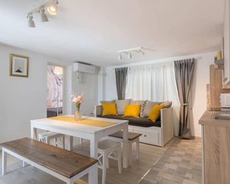 Apartment Tomislav - Vir - Jadalnia