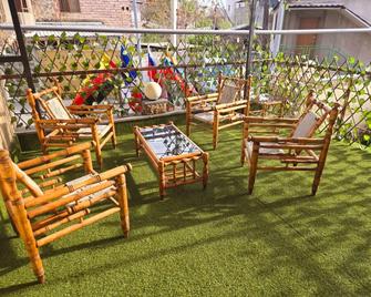 Caribian Hotel Yerevan - Yerevan - Patio