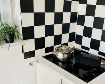 Modern apartment below Homburg University Hospital renovated bathroom & kitchen - Homburg