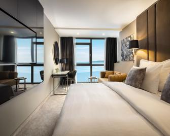Grand Hotel Adriatic - Opatija - Bedroom
