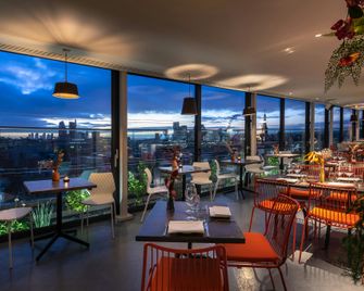 أسيمبلي ليسيستر سكوير - لندن - بار