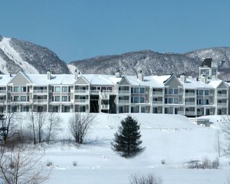 Manoir Des Sables, an Ascend Collection Hotel - Orford Lake - Budova