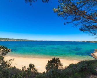 Residence Ea Bianca - Baia Sardinia - Beach