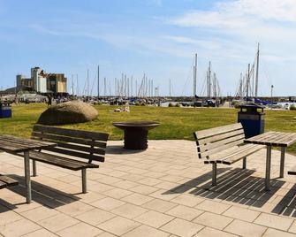 1 Bedroom Amazing Apartment In Ystad - Ystad - Patio