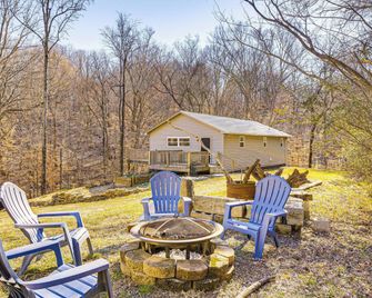 Peaceful Cabin at Lake Logan w/ Spacious Yard! - Ardmore
