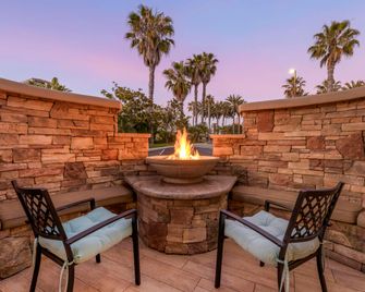 Best Western Plus Oceanside Palms - אושנסייד - פטיו