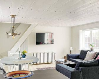 4 Star Holiday Home in Mellosa-by Traum - Flen - Sala de estar