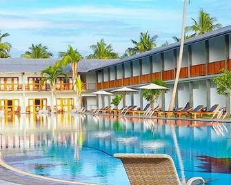 Carolina Beach Resort & Spa - Negombo - Pool