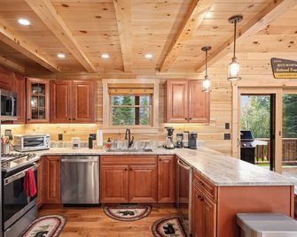 Riverfront, Brand New Log Cabin-Fireplace-Firepit - Carroll - Kuchyň