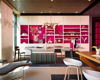 Moxy Munich Airport - Oberding - Wohnzimmer