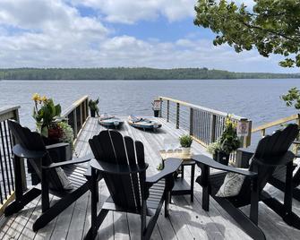 Waverley Cottage - completely private and surrounded by water! - Waverley - Balcony