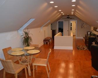 Loft Penthouse Retreat Near Nyc - Roseland - Dining room