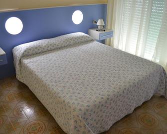 Hotel Happy - Battipaglia - Schlafzimmer