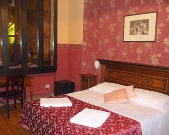 Hotel Europa - Perugia - Habitación