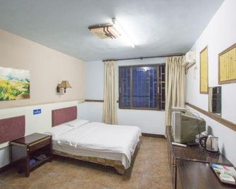 Linfeng Inn (Guilin Railway Station Liangjiang Sihu Branch) - Guilin - Bedroom