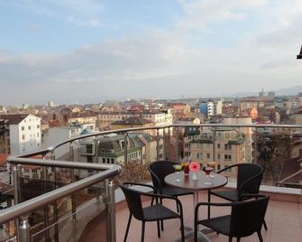 Favorit Hotel - Sofya - Balkon