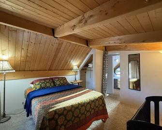 Talkeetna Log Cabin with Hot Tub Unit 1 - Talkeetna - Ložnice