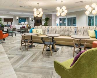 4 Pet-friendly Accommodations! Onsite Pool, Kitchenette, Free Breakfast! - Cape Canaveral - Lounge