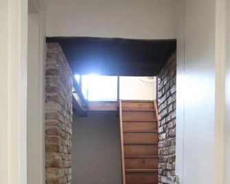 B&B Civico 6 Galatro - Galatro - Escaleras