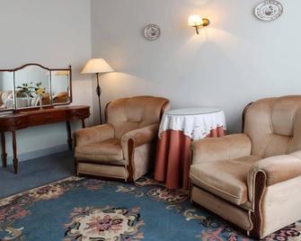 Hotel Do Parque Curia - Curia - Living room