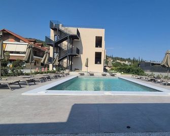 Terra Vinum - Koutsopodi - Piscina
