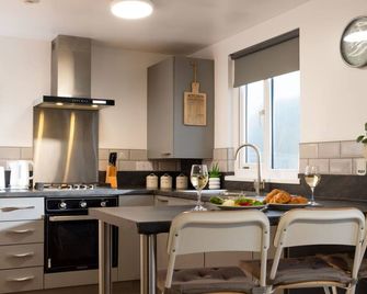 Chalet Hot Tub Lodge 2 by Interhome - Helston - Cuisine