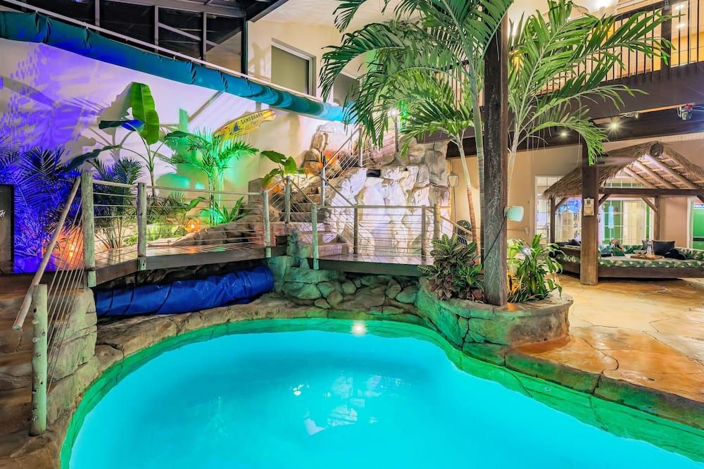 Hawaii Indoors! Swim-Up Tiki-Bar 20' Palms,5 Waterfalls,2 Theaters,pool, Spa,gym