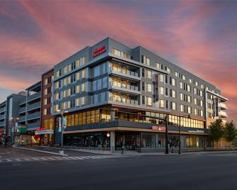 Hampton Inn & Suites Watertown Boston - Watertown - Building