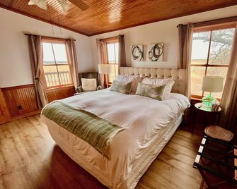 Moonrise Retreat, a taste of hill country beauty and peace - Fredericksburg - Ložnice