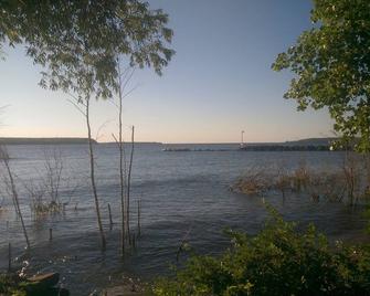 Lagoon Bungalow Retreat in Sturgeon Bay With Direct Water Access! - Sturgeon Bay - Vista del exterior