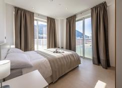 Bentley Holiday Apartments - West One - Gibraltar - Schlafzimmer