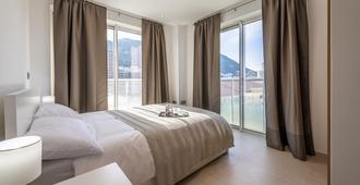 Bentley Holiday Apartments - West One - Gibraltar - Bedroom