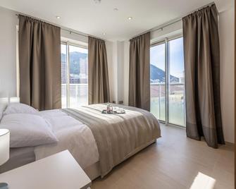 Bentley Holiday Apartments - West One - Gibraltar - Schlafzimmer