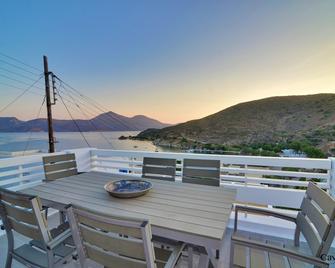 Cavo Milos - Plaka - Balcón