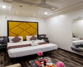 Hotel Satyam - Ujjain - Bedroom