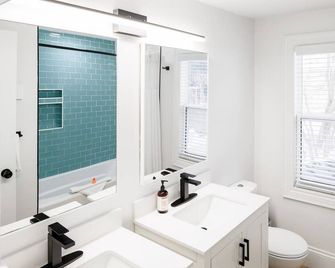 Luxury - King Bed - Downtown - Charlottetown