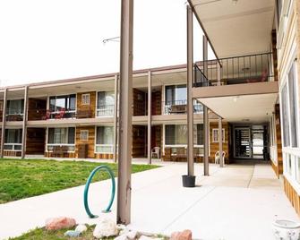 Stylish cozy 1 Bedroom Apartment in Ferndale MI - Ferndale - Edifício