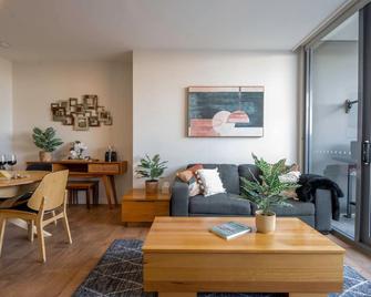 Eastside apartment - Charlestown - Obývací pokoj