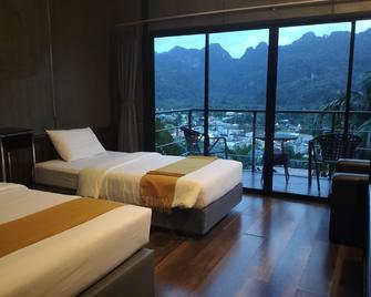 Blue Mountain Phangnga Resort - Phangnga - Bedroom