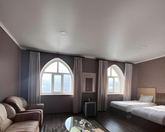 Shah Palace Hotel - Bishkek - Bedroom