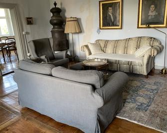 Welcome to Plankenfels Castle - live like the lords of the castle in the south wing! - Waischenfeld - Living room