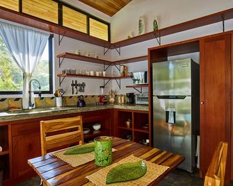 Lilypad Nosara Unit 1- Bohochic Beach Bungalow - Nosara - Cocina